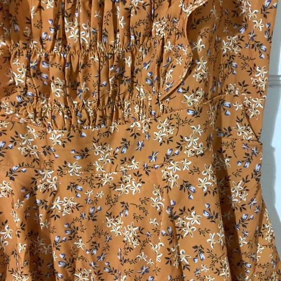 NWOTS Ladies Floral Romper - Picture 7 of 8